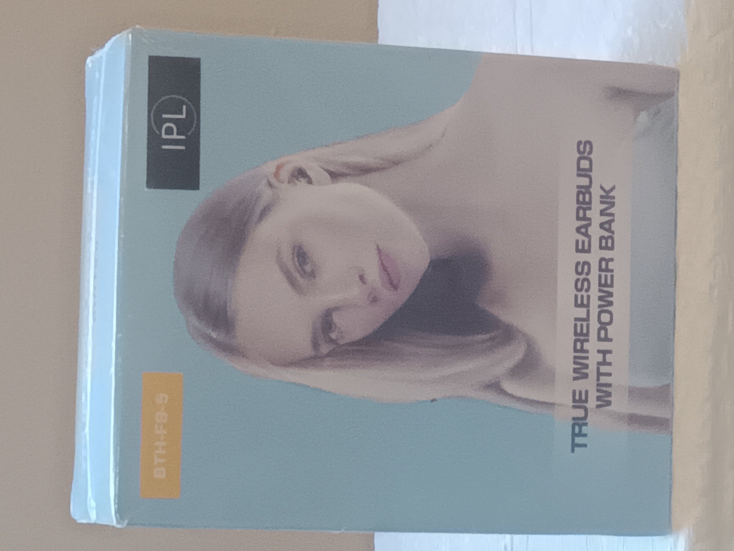 IPL Wireless Bluetooth Earbuds With Portable Charger Bank